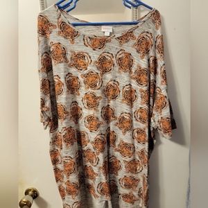 Womens Lularoe 2XL Irma tunic shirt